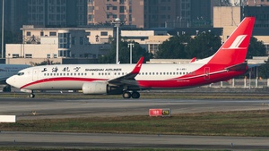 Photo of B-1451 - Boeing 737-89P operated by Shanghai Airlines