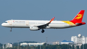 Photo of B-302V - Airbus A321-231 operated by Capital Airlines
