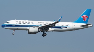 Photo of B-305D - Airbus A320-251N operated by China Southern Airlines