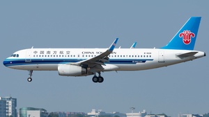 Photo of B-1828 - Airbus A320-232 operated by China Southern Airlines