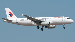 Photo of B-6560 - Airbus A320-232 operated by China Eastern Airlines