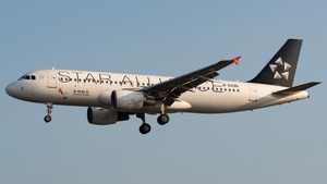 Photo of B-6296 - Airbus A320-214 operated by Shenzhen Airlines