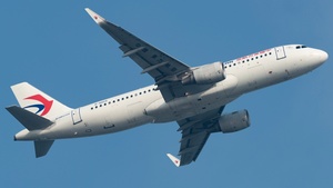Photo of B-8859 - Airbus A320-214 operated by China Eastern Airlines