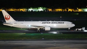 Photo with serial 32887 - Boeing 767-346(ER)