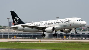 Photo of B-6297 - Airbus A320-214 operated by Shenzhen Airlines