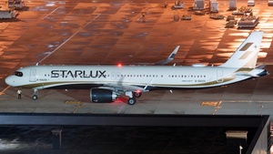 Photo of B-58205 - Airbus A321-252NX operated by Starlux