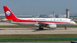 Photo of B-8186 - Airbus A320-214 operated by Sichuan Airlines