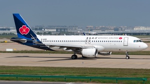 Photo of B-1695 - Airbus A320-214 operated by Qingdao Airlines