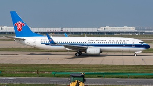 Photo of B-5678 - Boeing 737-81B operated by China Southern Airlines