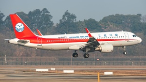 Photo of B-8657 - Airbus A320-214 operated by Sichuan Airlines