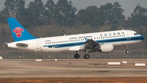 Photo of B-6623 - Airbus A320-214 operated by China Southern Airlines