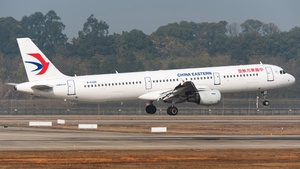 Photo of B-6329 - Airbus A321-211 operated by China Eastern Airlines