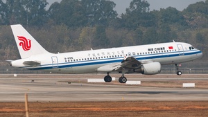 Photo of B-6915 - Airbus A320-214 operated by Air China