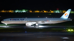 Photo of HL7205 - Boeing 777-3B5(ER) operated by Korean Air