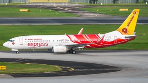Photo of VT-GHC - Boeing 737-86N operated by Air India Express