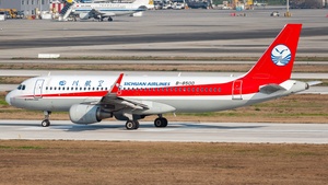 Photo of B-8500 - Airbus A320-214 operated by Sichuan Airlines