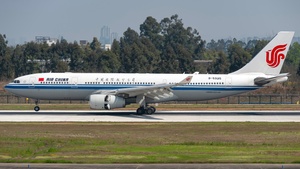 Photo of B-5925 - Airbus A330-243 operated by Air China