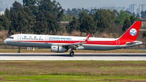 Photo of B-305U - Airbus A321-231 operated by Sichuan Airlines
