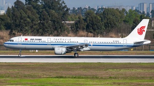 Photo of B-6631 - Airbus A321-213 operated by Air China