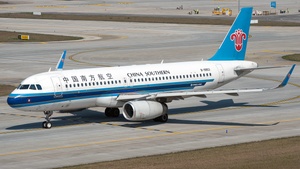 Photo of B-9953 - Airbus A320-232 operated by China Southern Airlines