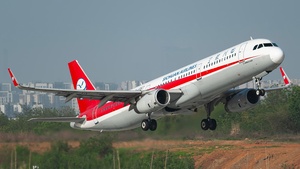 Photo of B-1057 - Airbus A321-231 operated by Sichuan Airlines