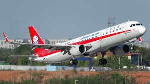 Photo of B-8961 - Airbus A321-211 operated by Sichuan Airlines