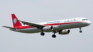 Photo of B-6590 - Airbus A321-231 operated by Sichuan Airlines