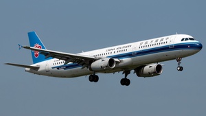 Photo of B-6912 - Airbus A321-231 operated by China Southern Airlines