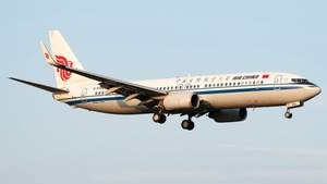 Photo of B-5582 - Boeing 737-89L operated by Air China