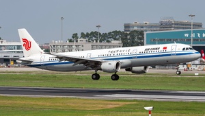 Photo of B-6665 - Airbus A321-213 operated by Air China