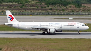 Photo of B-6368 - Airbus A321-211 operated by China Eastern Airlines
