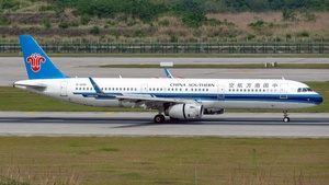 Photo of B-1605 - Airbus A321-231 operated by China Southern Airlines