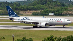 Photo of B-5908 - Airbus A330-243 operated by China Eastern Airlines