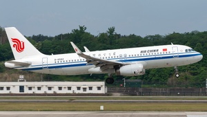 Photo of B-8582 - Airbus A320-232 operated by Air China