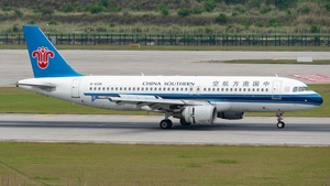 Photo of B-6281 - Airbus A320-214 operated by China Southern Airlines
