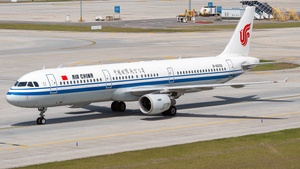 Photo of B-6632 - Airbus A321-213 operated by Air China