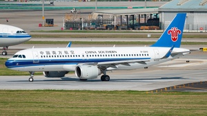 Photo of B-32H3 - Airbus A320-251N operated by China Southern Airlines