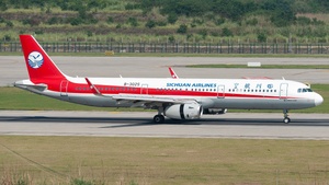 Photo of B-302S - Airbus A321-231 operated by Sichuan Airlines