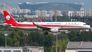 Photo of B-8961 - Airbus A321-211 operated by Sichuan Airlines