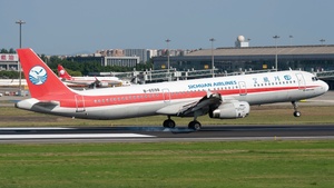 Photo of B-6598 - Airbus A321-231 operated by Sichuan Airlines