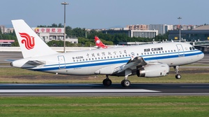 Photo of B-6236 - Airbus A319-131 operated by Air China
