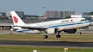 Photo of B-9925 - Airbus A320-214 operated by Air China