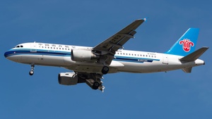 Photo of B-6253 - Airbus A320-214 operated by China Southern Airlines