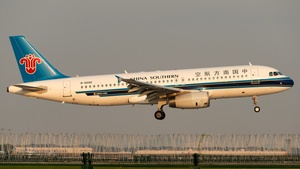 Photo of B-6680 - Airbus A320-232 operated by China Southern Airlines