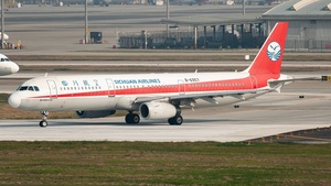 Photo of B-6957 - Airbus A321-231 operated by Sichuan Airlines