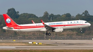 Photo of B-1677 - Airbus A321-231 operated by Sichuan Airlines