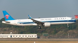 Photo of B-324P - Airbus A321-253NX operated by China Southern Airlines