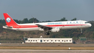 Photo of B-6957 - Airbus A321-231 operated by Sichuan Airlines