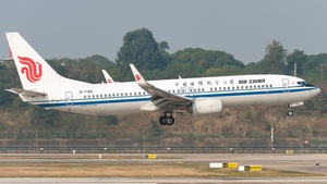 Photo of B-7182 - Boeing 737-89L operated by Air China
