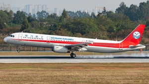 Photo of B-6836 - Airbus A321-231 operated by Sichuan Airlines